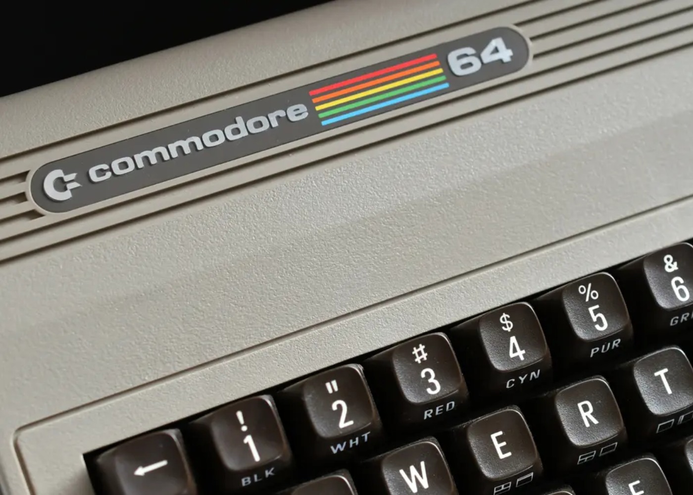 logótipo do commodore 64