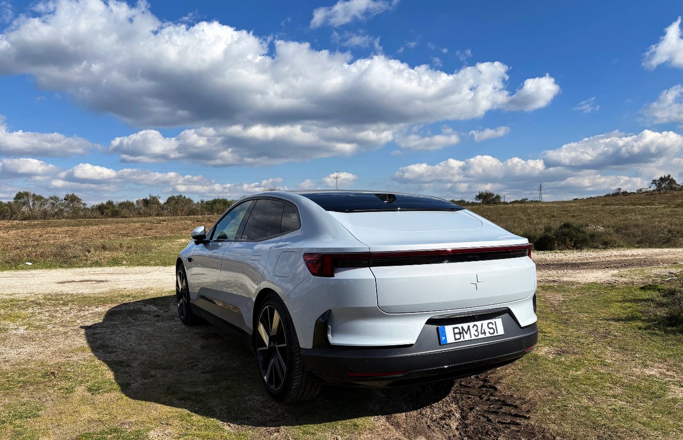 Traseira do Polestar 4