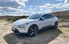 Polestar 4 de frente
