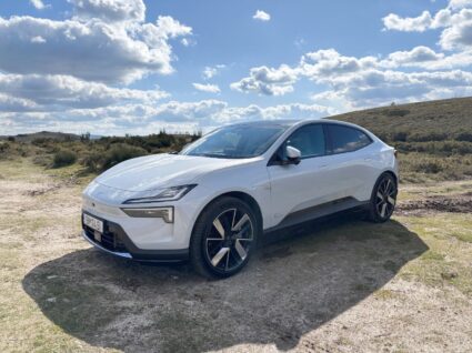 Polestar 4 de frente