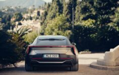 Polestar 5 traseira