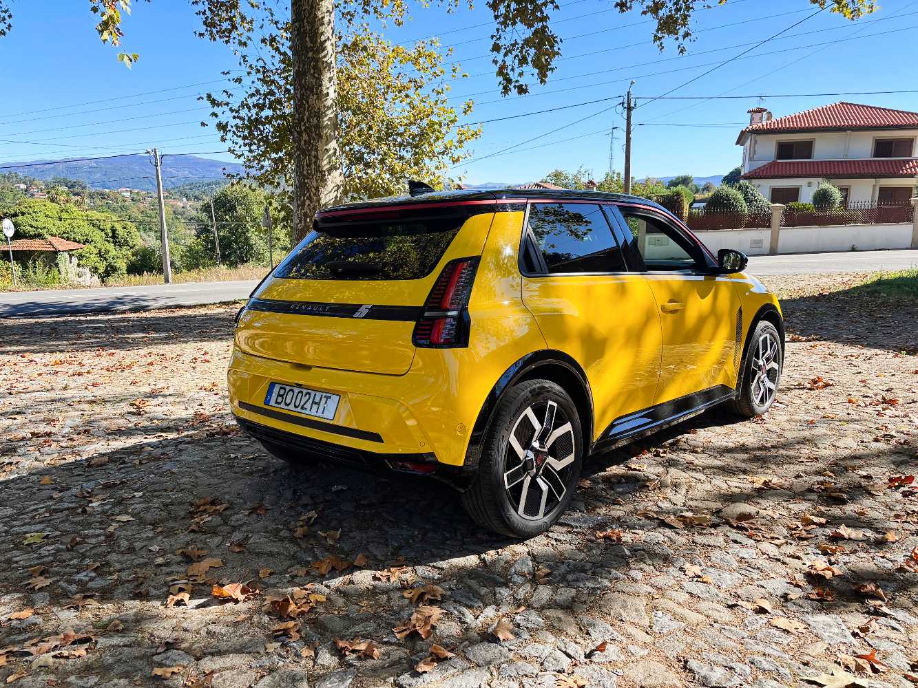 traseira do renault 5 elétrico