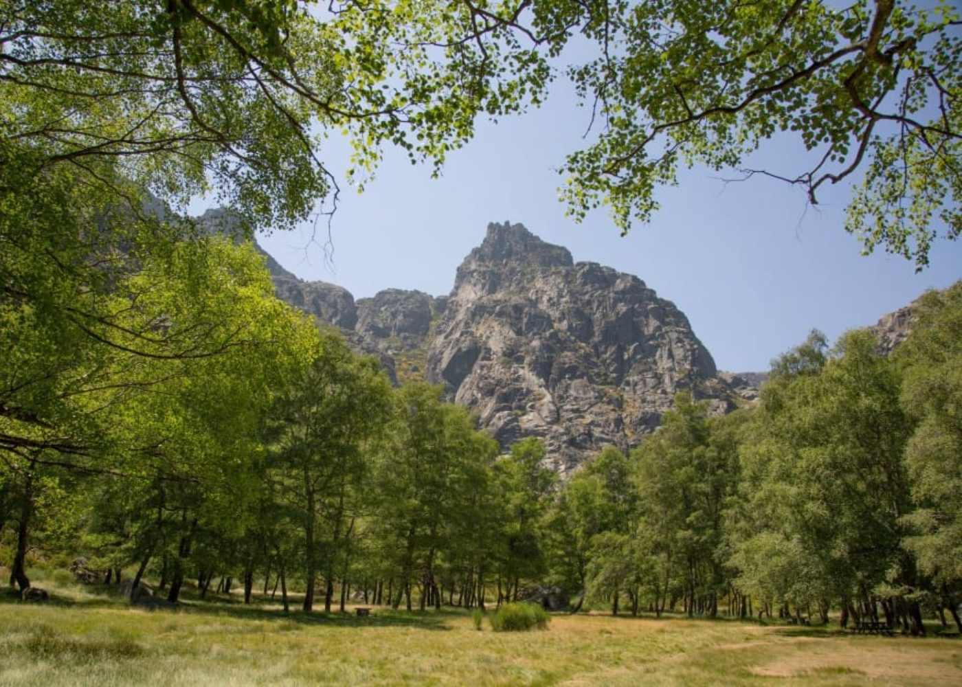 vista do covão d'ametade na serra da estrela