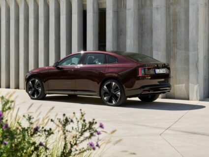 Novo volvo ES90 vermelho