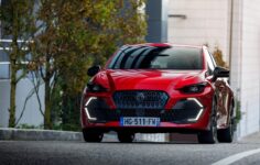 novo renault clio vermelho