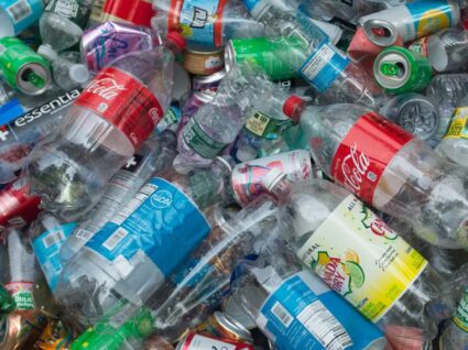 depósito reembolsável para garrafas e latas