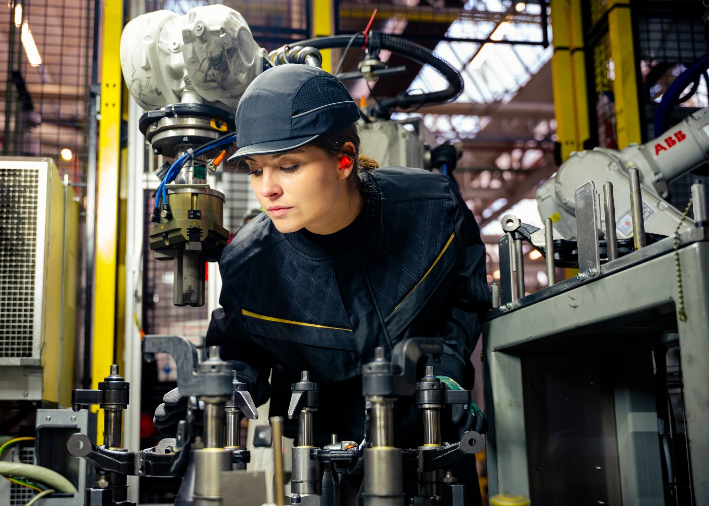 funcionária na fábrica de Le Mans