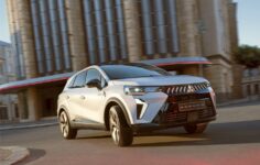 Mitsubishi Grandis branco