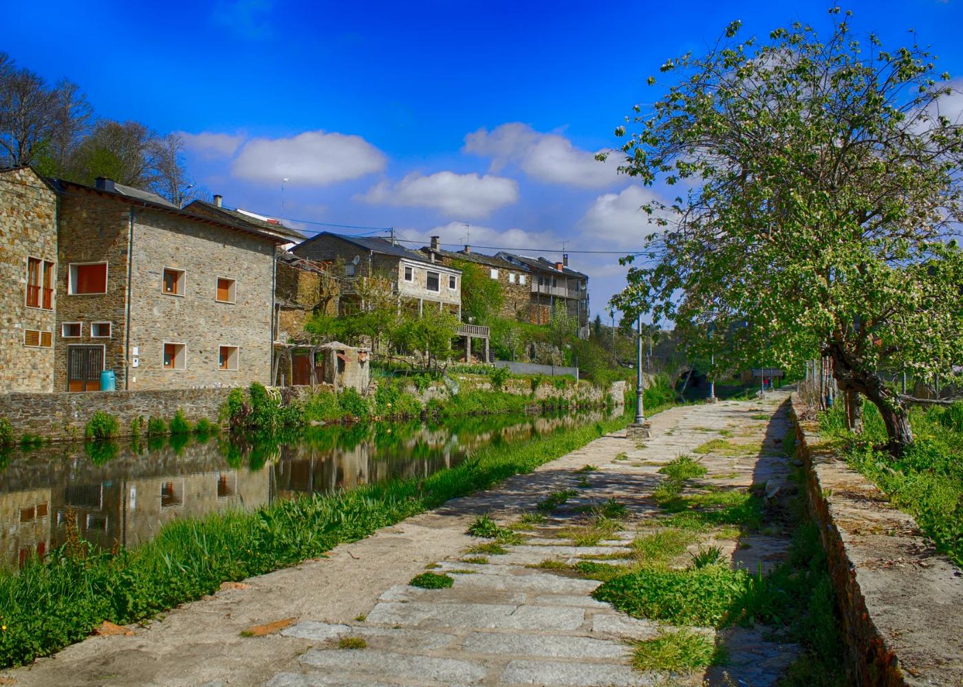 carreiro de pedra em rio de onor