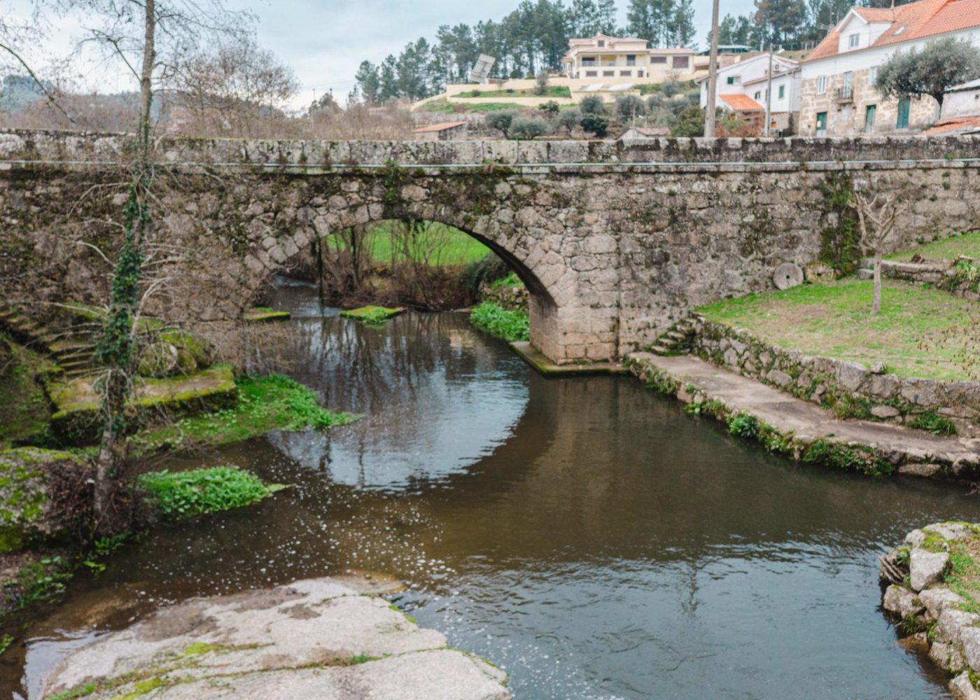 ponte medieval nas cascatas da sevilha