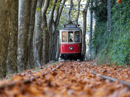 elétrico antigo em Colares