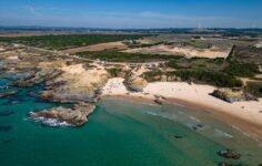 praia grande em Porto Covo