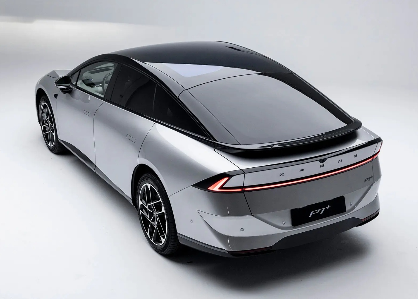 traseira do xpeng P7+