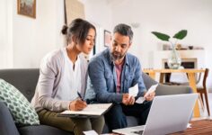 contas bancárias conjuntas ou separadas