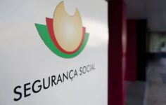 pagar contribuições à segurança social