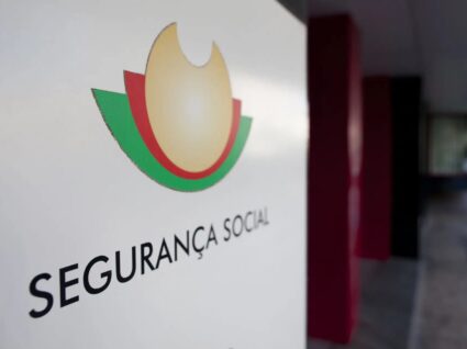 pagar contribuições à segurança social