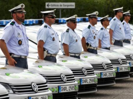 brigada de trânsito regressa à estrada