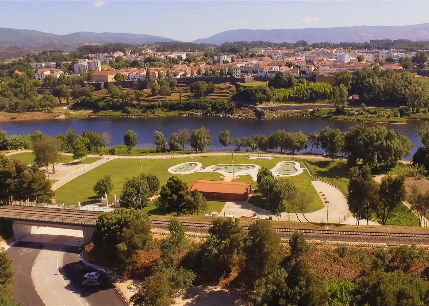 vista de portugal a partir de salvaterra de miño
