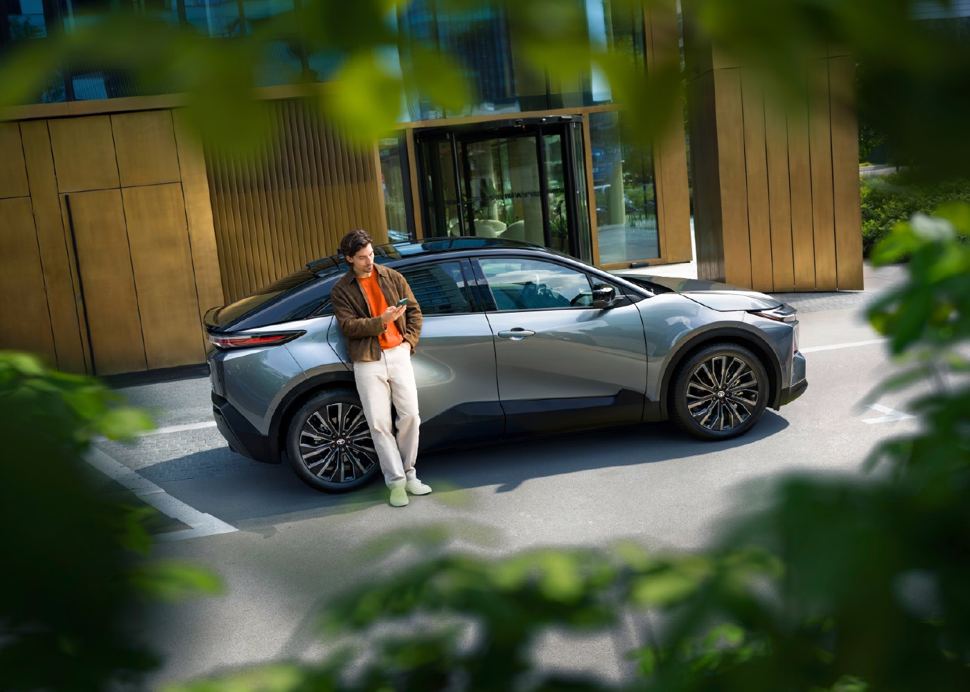 vista lateral do toyota C-HR+