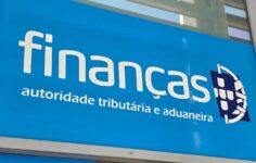 devedores às finanças