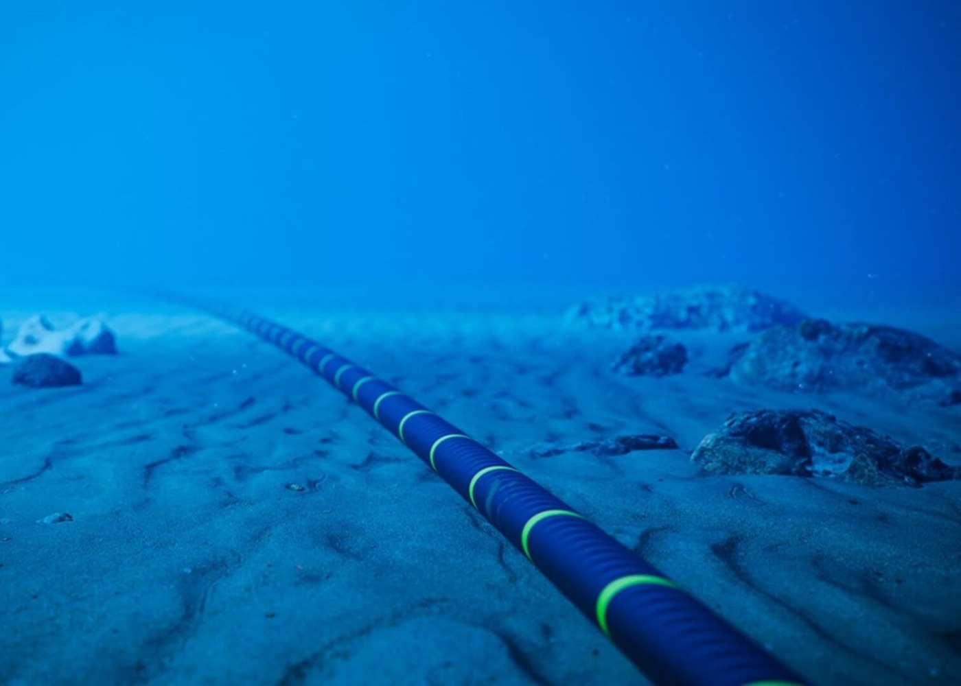 instalação de cabos submarinos