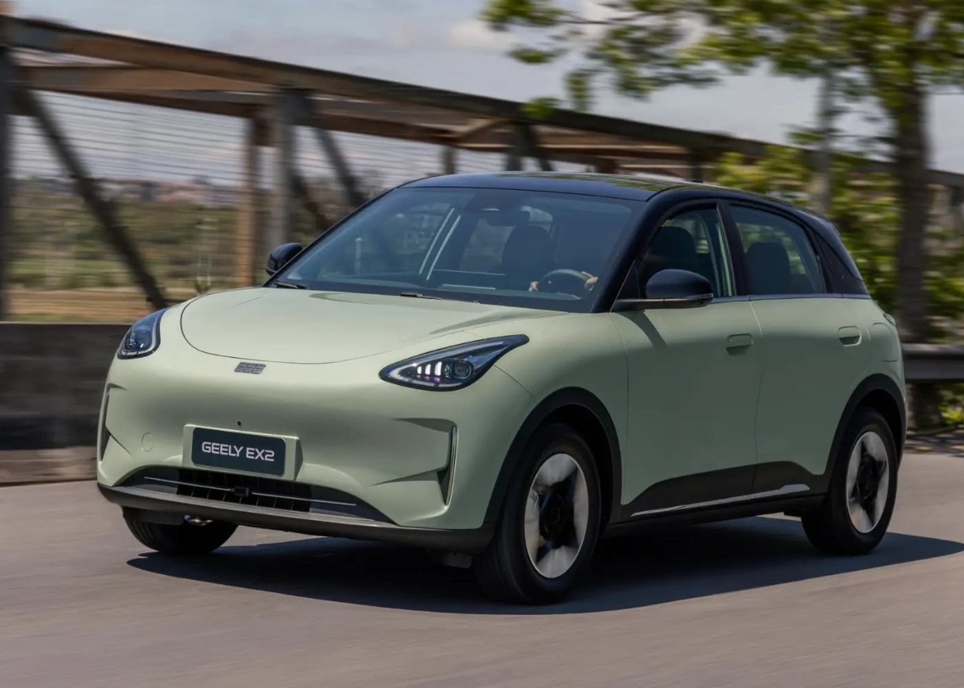 Geely E2 na estrada