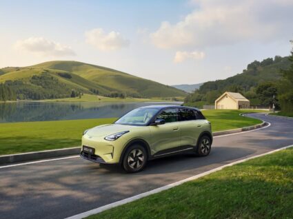 Geely E2