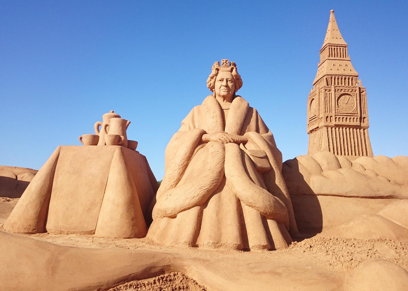 rainha de inglaterra em areia